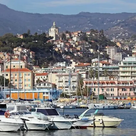 メモレ ゲストハウス サンレモ